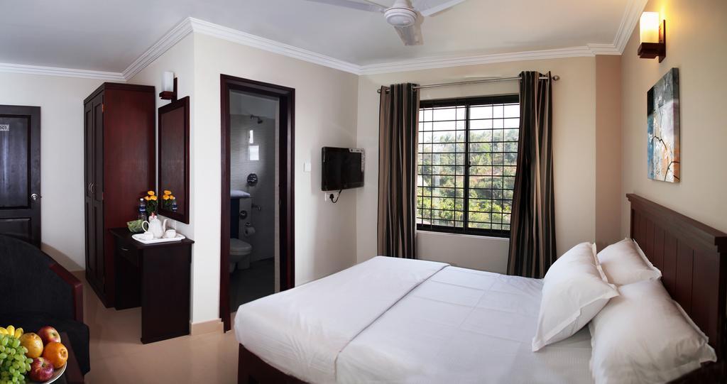 Century Grand Hotel Mananthavady Chambre photo