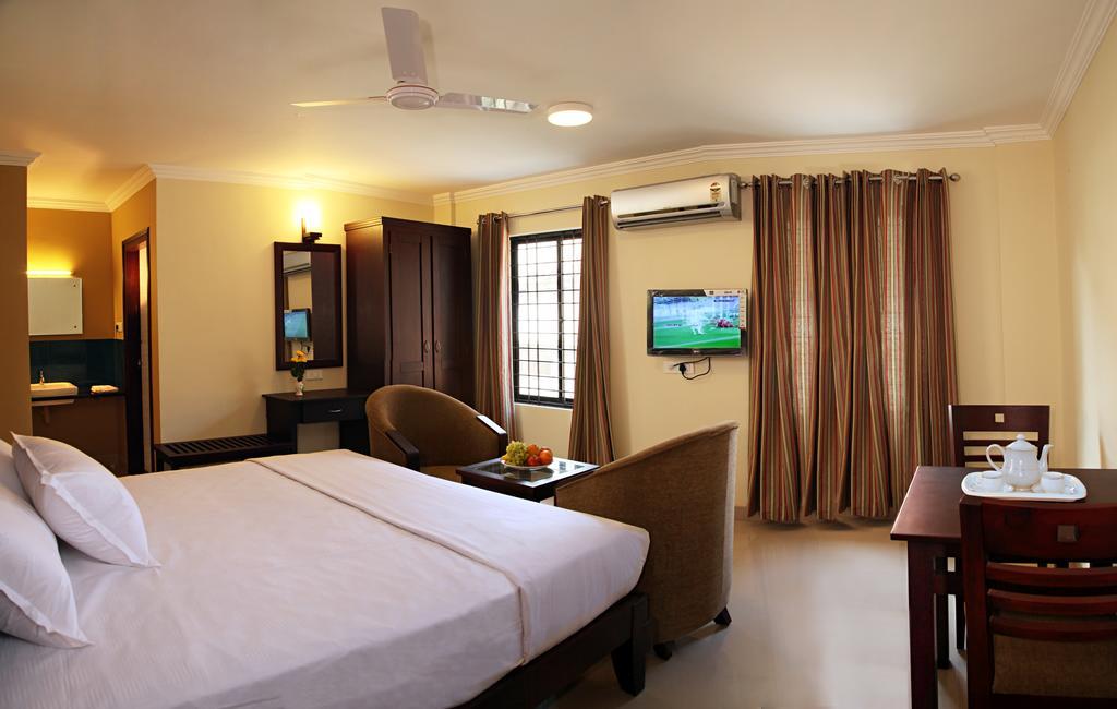 Century Grand Hotel Mananthavady Chambre photo